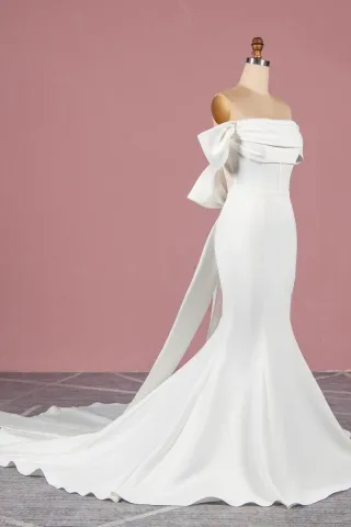 ivory thick satin mermaid wedding gown