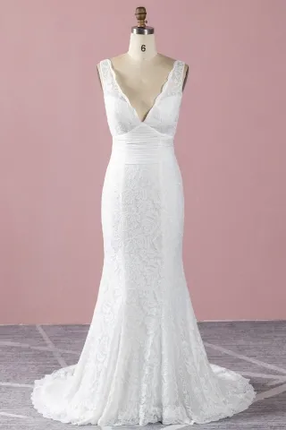 vintage inspired scalloped v neck ivory lace bridal dress