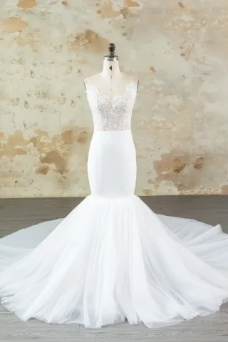 elegant scalloped lace mermaid long train wedding dress