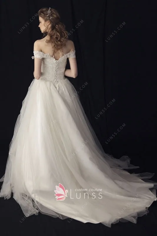 Tulle Off-the-shoulder Neckline  Wedding Dress With Lace Appliques WD201