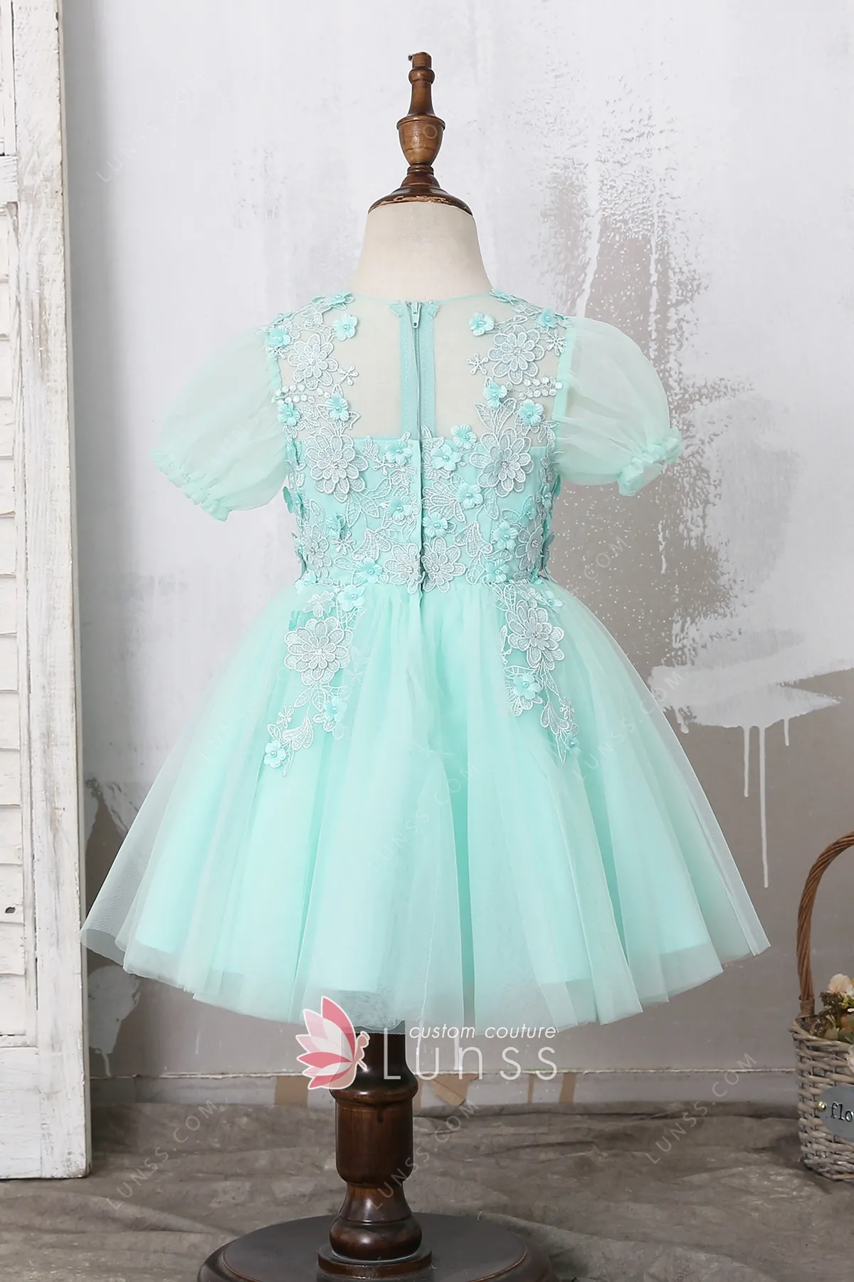 https://www.lunss.com/uploads/product/4/X/4X010/Fresh-Princess-Mint-Green-Bubble-Sleeve-Lace-Puffy-Tulle-Knee-Length-Flower-Girl-Dress-3.webp