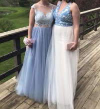 gorgeous lace and tulle prom dress