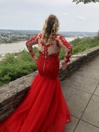 BEAUTIFUL RED PROM DRESS