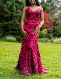 absolutely beautiful burgundy mermaid prom dress