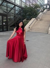 how beautiful this red dress is