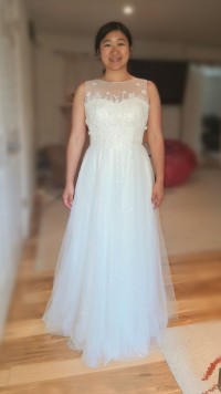 Gorgeous well constructed dress