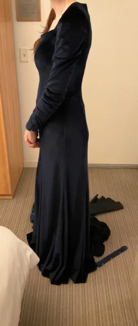 blue dress