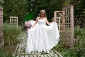 gorgeous wedding dress with Lunns gorgeous wedding dress with Lunns