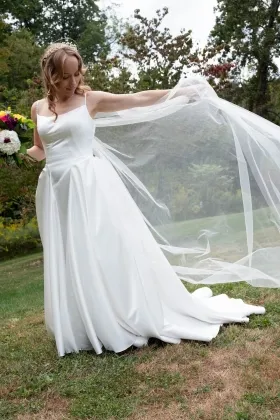 made the dress even more stunning made the dress even more stunning