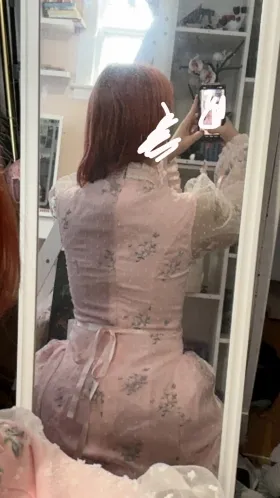 absolutely love the dress
