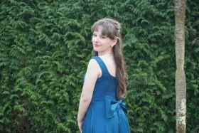 beautiful and lightweight bridesmaid dress