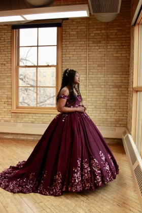 the dress feels amazing and surpassed my expectations